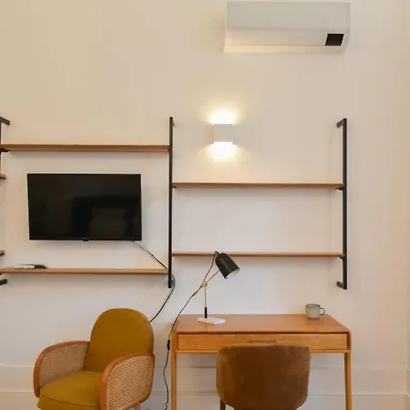 Encantador Na Batalha - - E * Porto