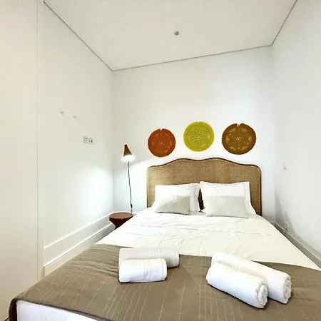 Apartament Encantador Na Batalha - - E