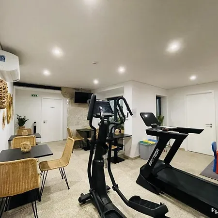 Apartament Encantador Na Batalha - - E *