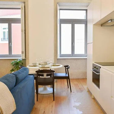 Apartment Encantador Na Batalha - - E *