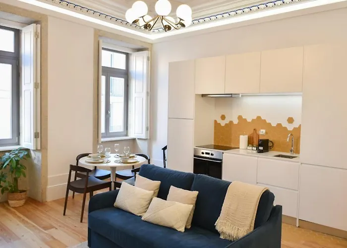 Apartmán Encantador Na Batalha - - E *