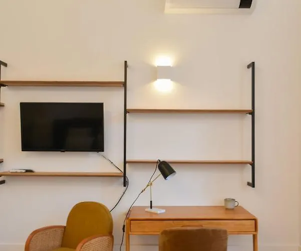 Encantador Na Batalha - - E * Porto