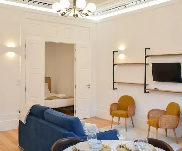 Apartmán Encantador Na Batalha - - E *