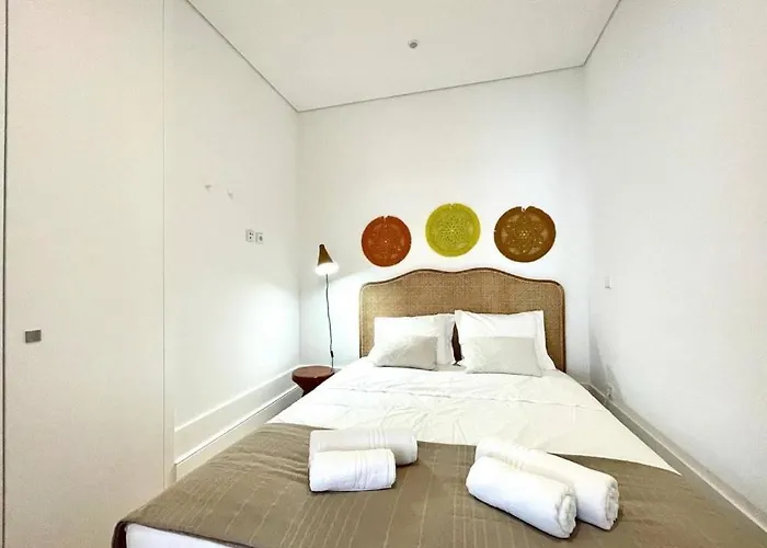 Apartment Encantador Na Batalha - - E