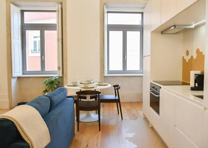 Apartment Encantador Na Batalha - - E *