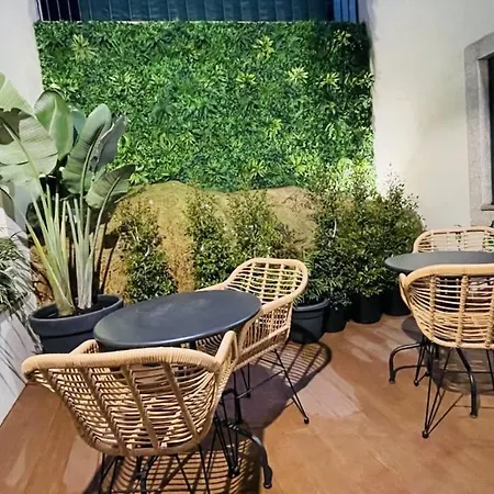 Apartamento Encantador Na Batalha - - E *
